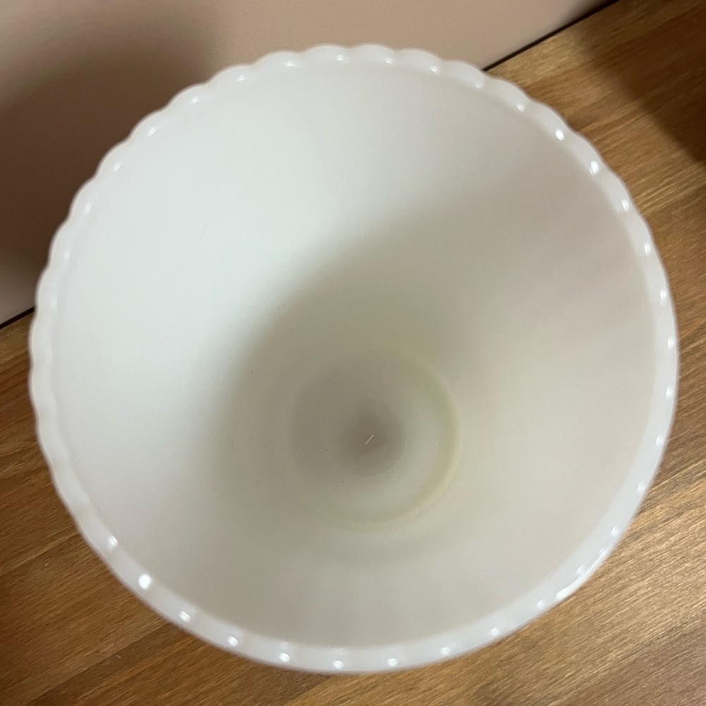 Vintage EO Brody Flower Milk Glass Vase - Picture 3 of 4